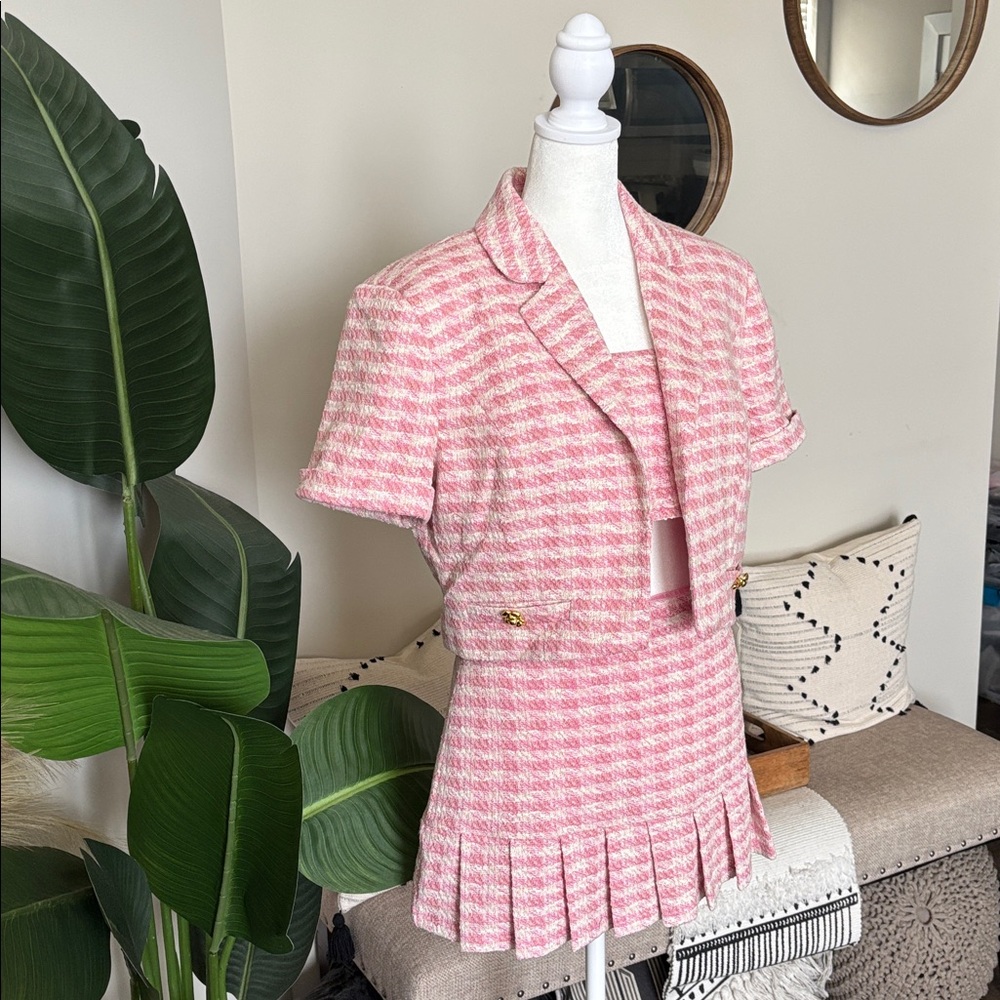 Fashion Nova Blush and Cream Skirt Set - Picture 4 of 13
